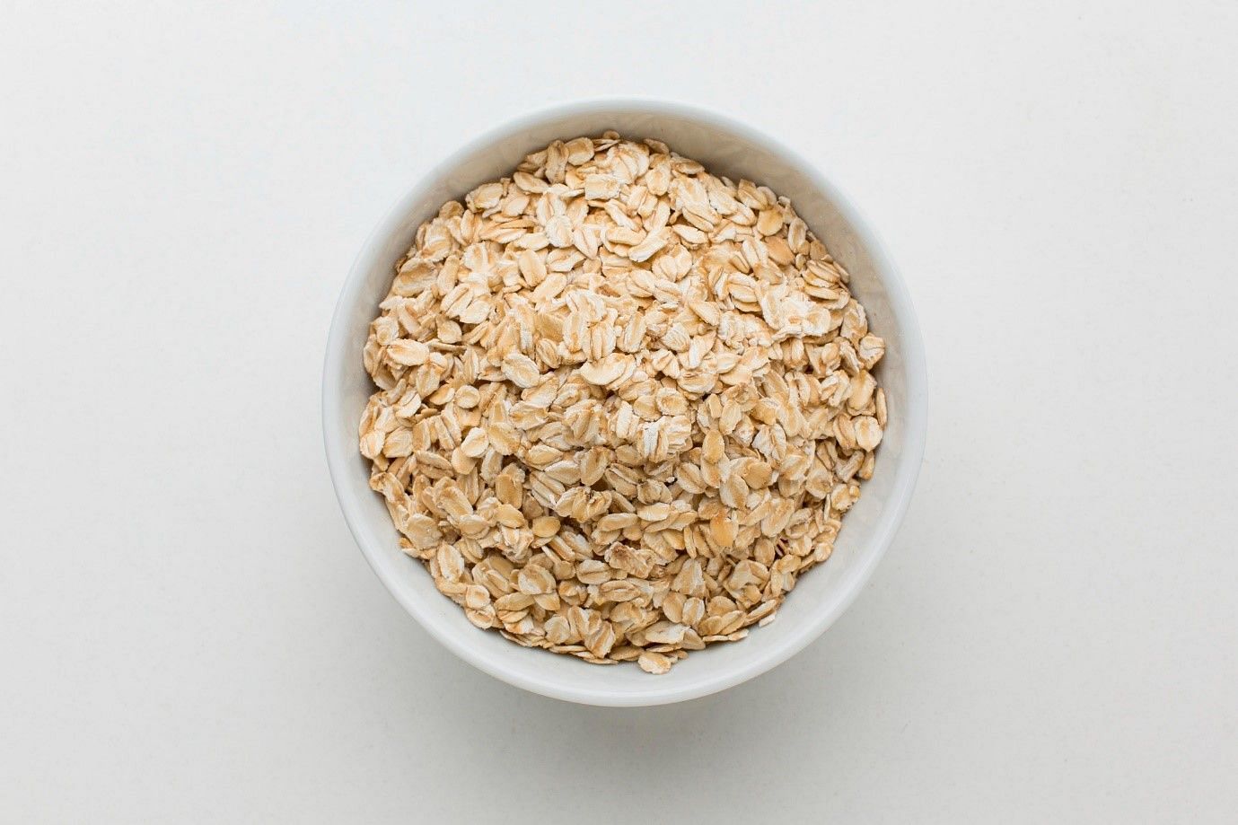Oatmeal is becoming a very popular breakfast due to the ease of incorporating various fruits and flavorings in it (image by Freepik on Freepik)