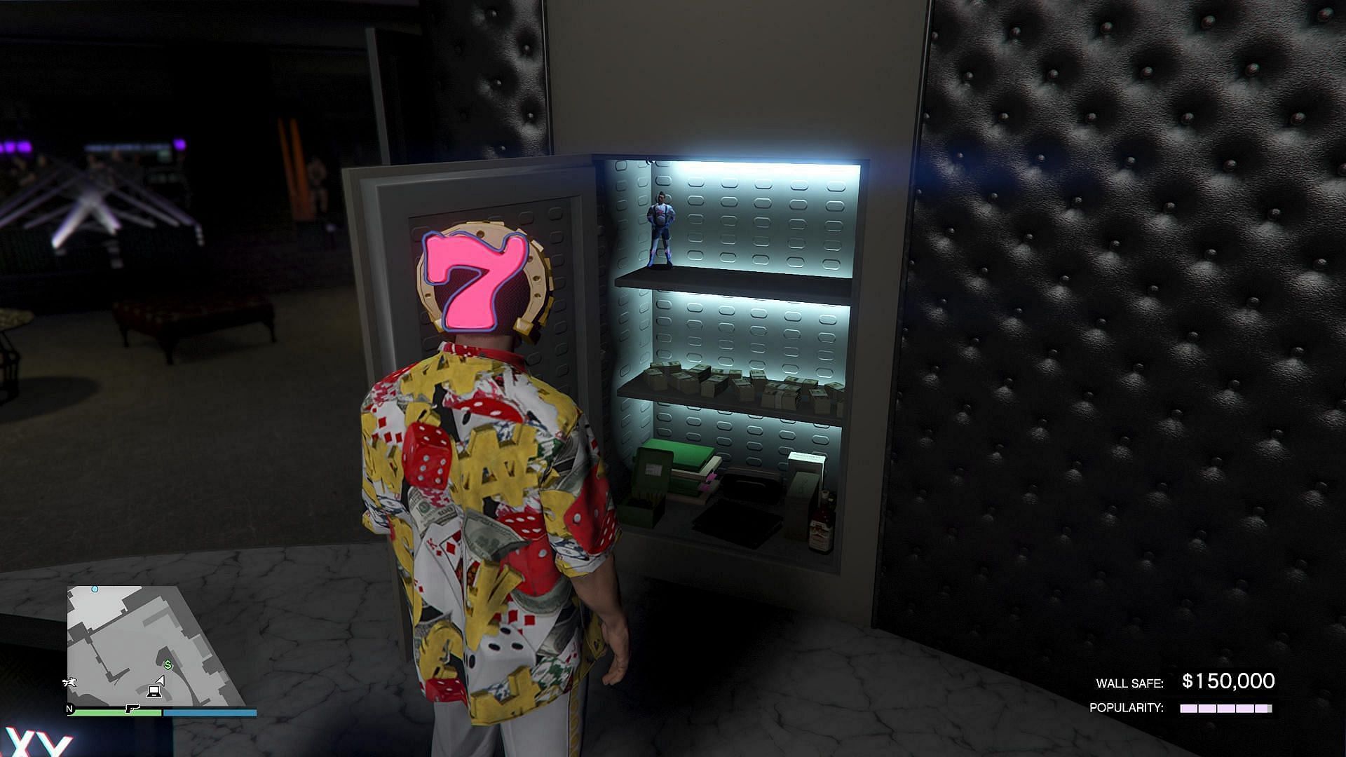 An example of a player collecting money from a safe that operates on the in-game day schedule (Image via Rockstar Games)