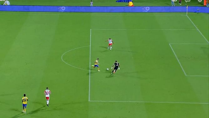 [WATCH] Gurpreet Singh Sandhu's horrific mistake extends Kerala Blasters FC's lead in the ISL 2023-24 opener