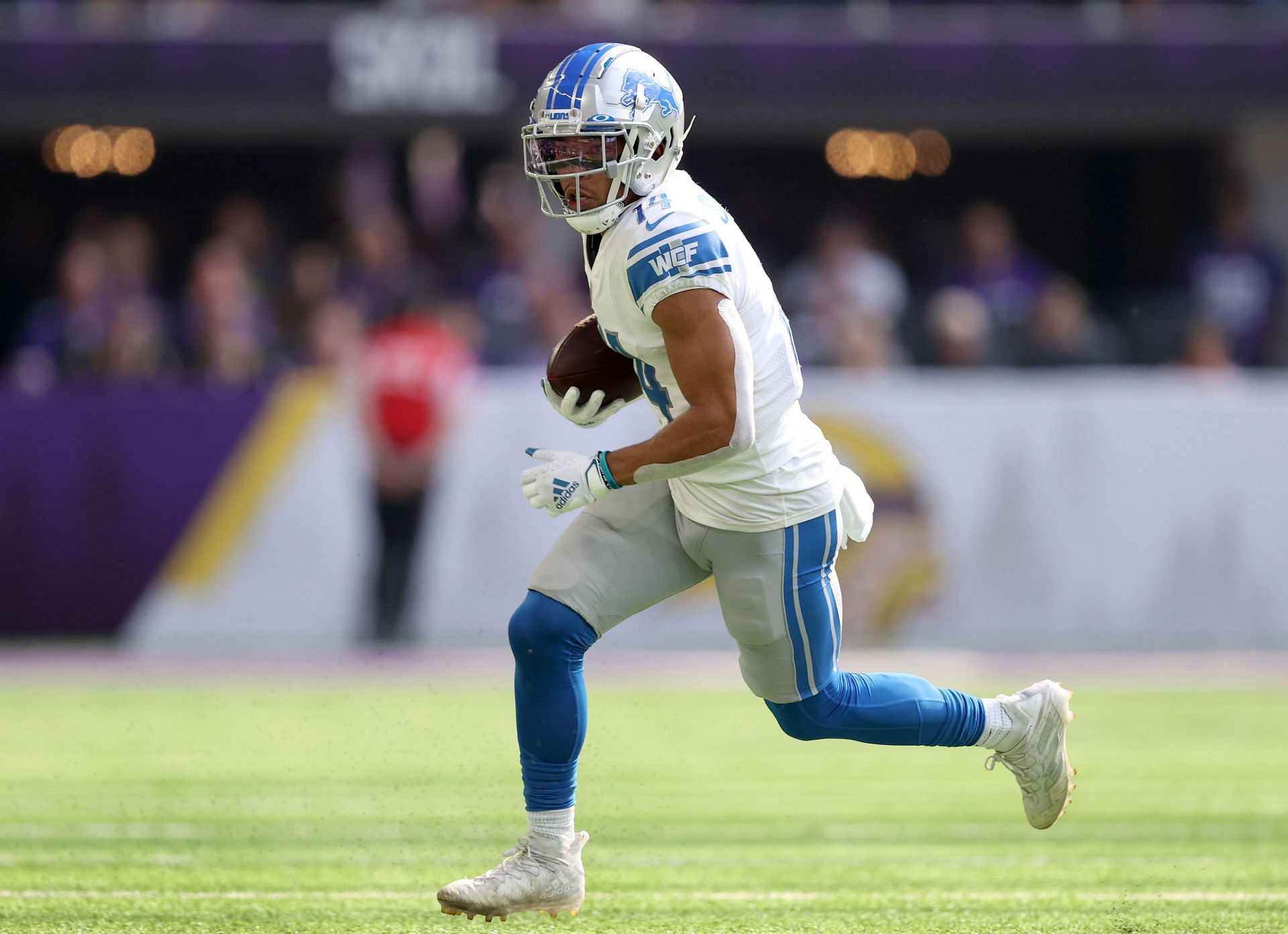 Detroit Lions: Amon-Ra St. Brown 2022 One-Hander - Officially