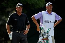“You’ll see I paid him 13.9%” – Phil Mickelson ridicules fan dubbing him a ‘dirtbag’ for not paying ex-caddie Jim ‘Bones’ Mackay