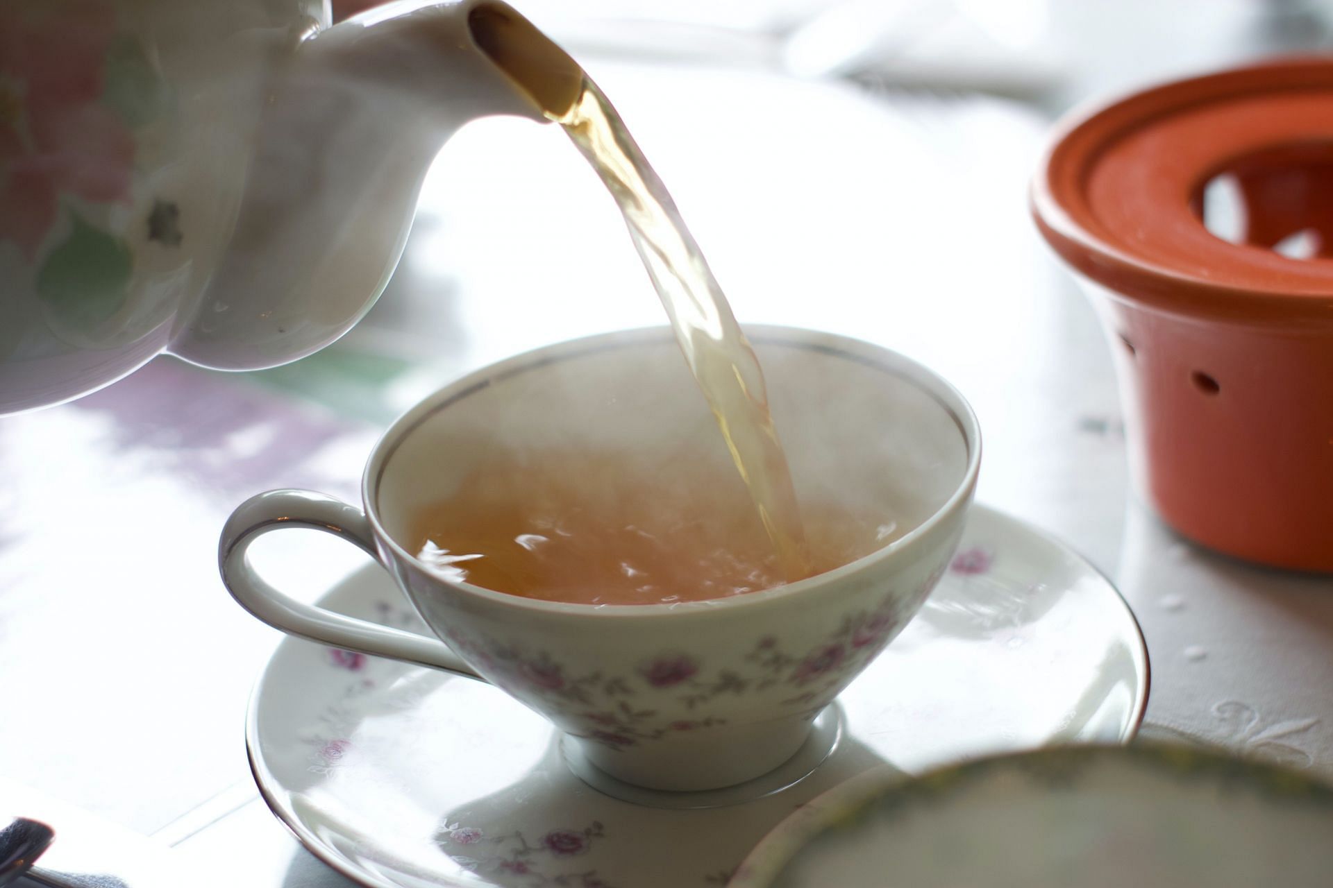 Practice daily tea ritual. (Image via Unsplash/barrett baker)