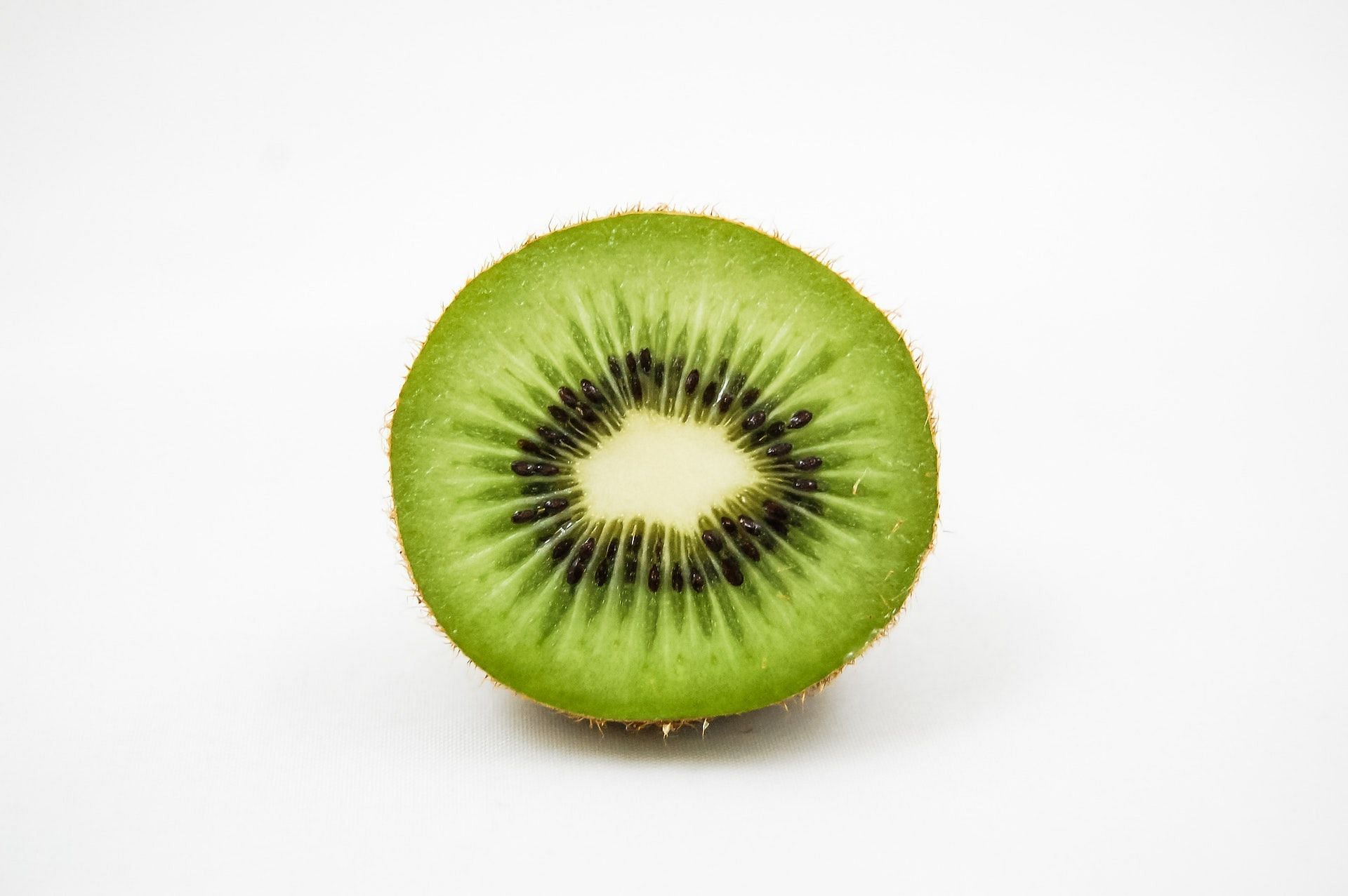 Kiwis are rich in vitamin C. (Image via Pexels/Pixabay)