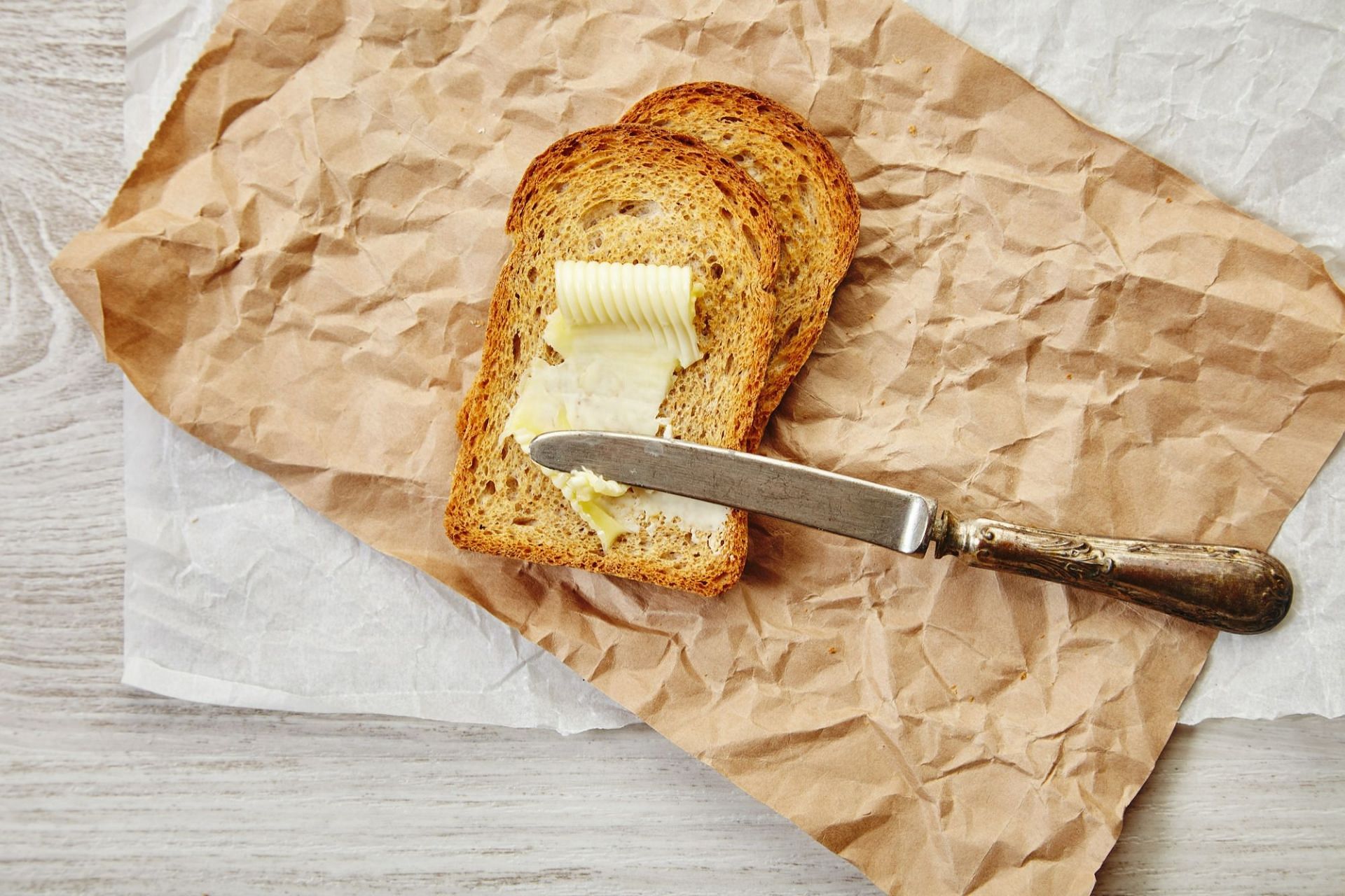 Butter vs. Maragarie: which one will you choose? (Image by bublikhaus on Freepik)