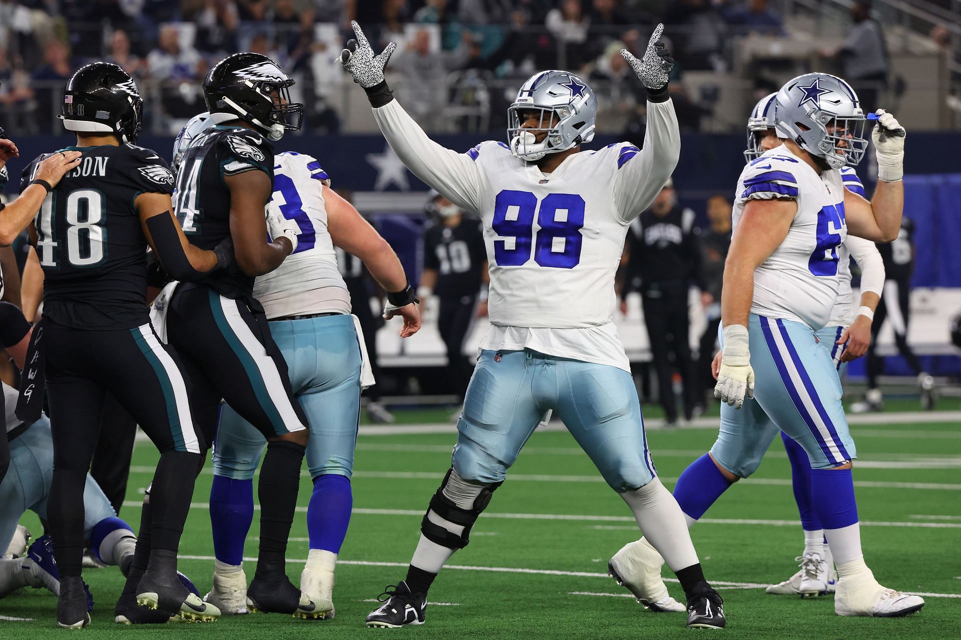 NFL Stock Watch: Cowboys, NFC East shine, while Chargers falter again