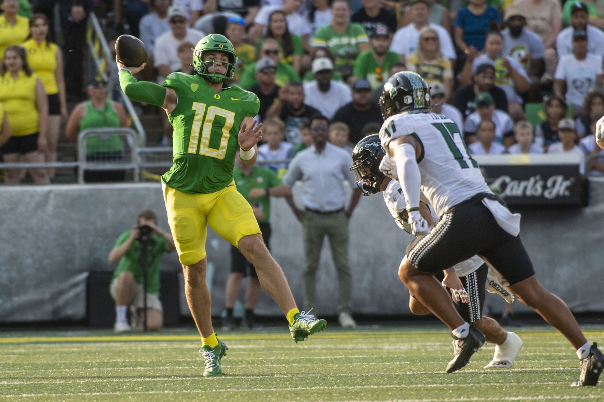 Oregon's Bo Nix on Ducks Culture and the atmosphere at Autzen Stadium