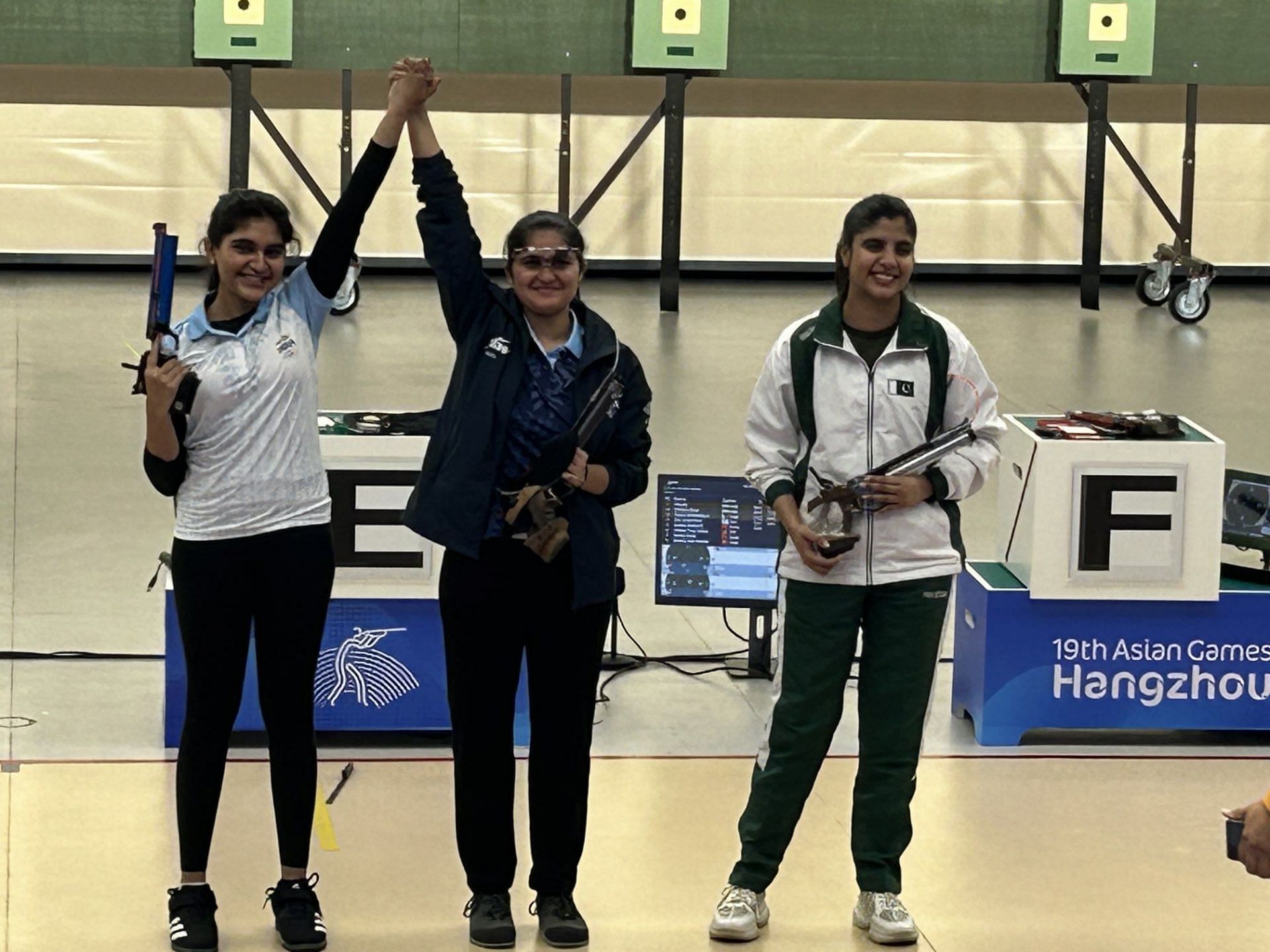 (L to R) Esha Singh, Palak, Kishmala Talat made up the podium for the women