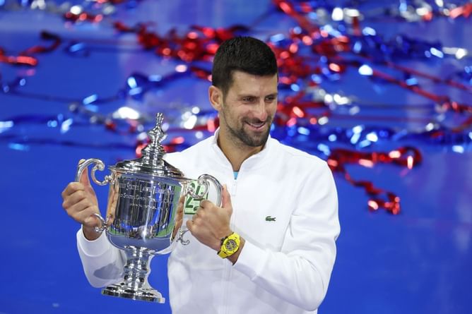 Watch: Novak Djokovic honors Kobe Bryant after clinching US Open title by wearing No.24 jersey, gets massive applaud by fans