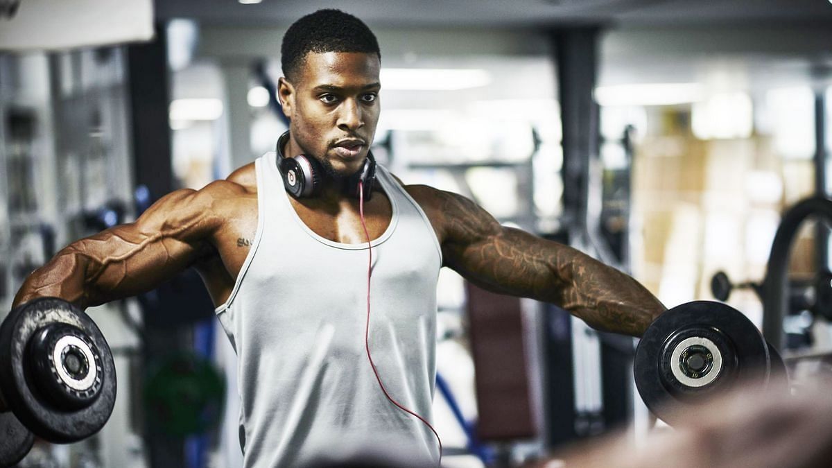 Working out (Image via Getty Images)