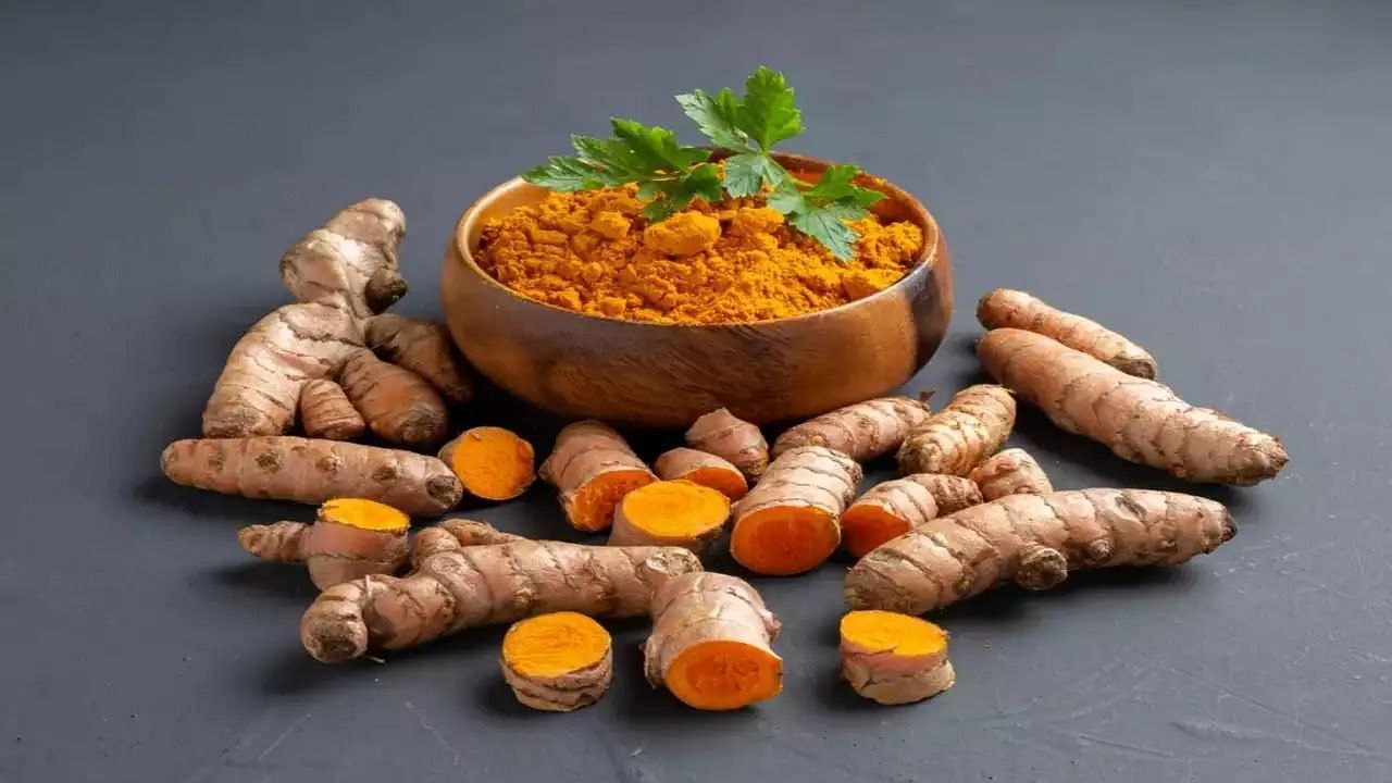 Side effects of turmeric (Image via Getty Images)