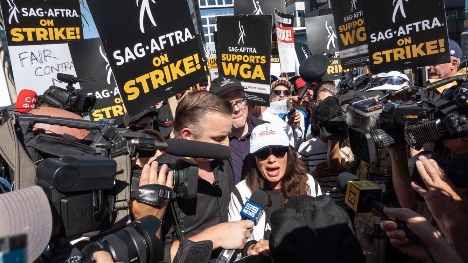 SAG-AFTRA Strike (Image via Getty)