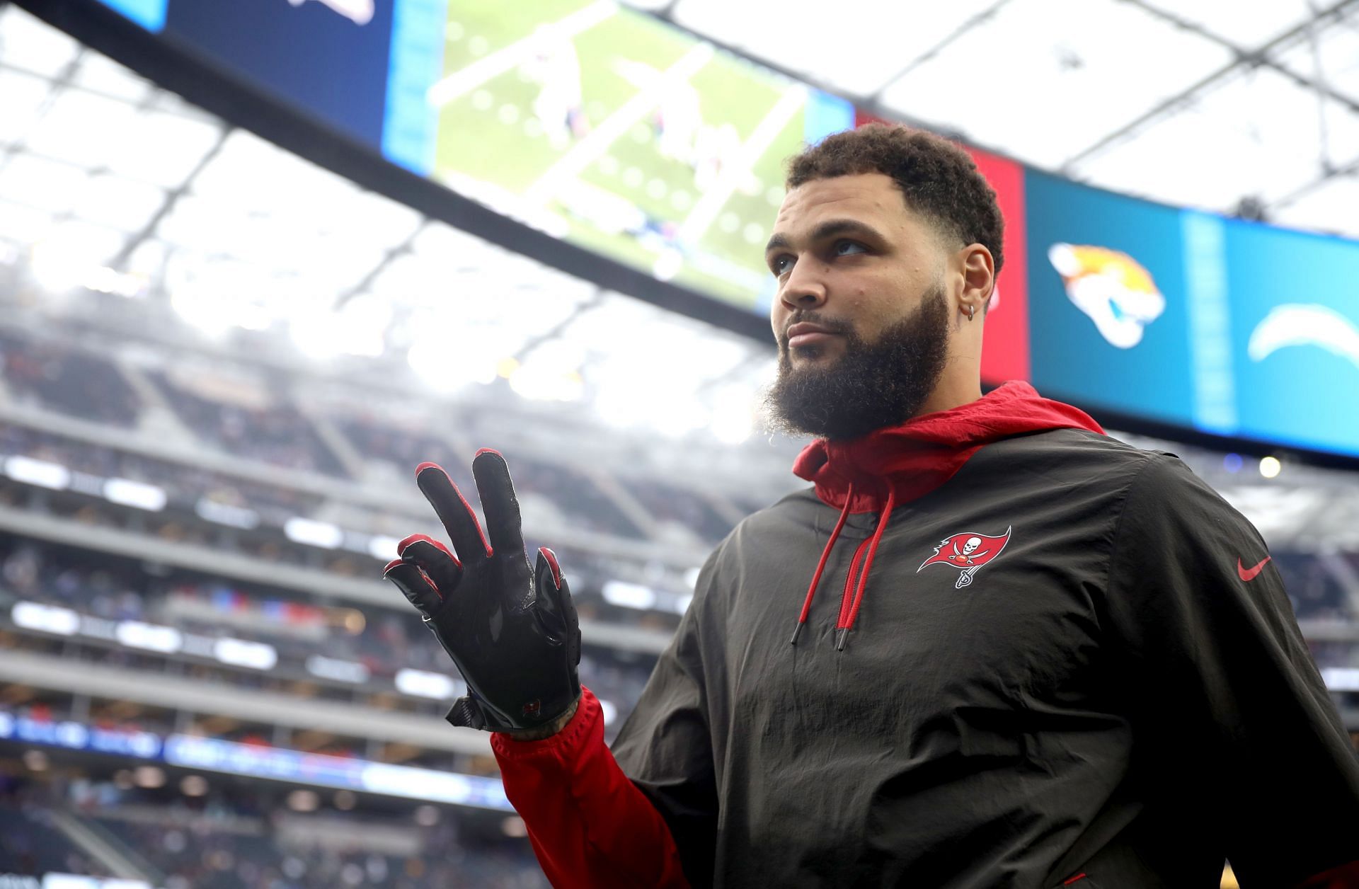 Is Mike Evans playing tonight? Buccaneers WR's Week 3 status explored