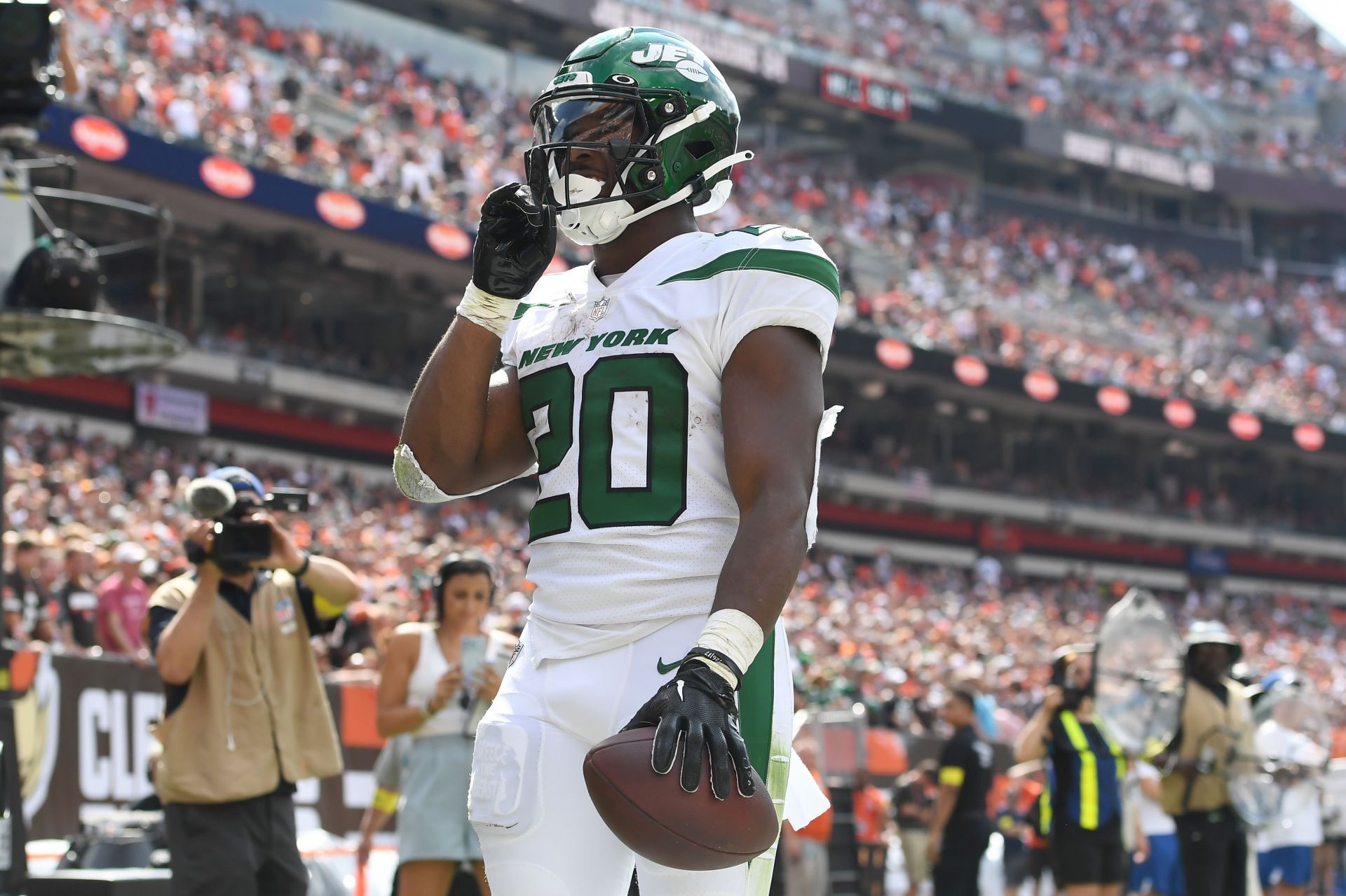 Breece Hall fantasy projection: Is Jets RB a good pick in 2023 despite NY's  Dalvin Cook move?