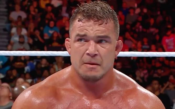 [PHOTO] Chad Gable's daughter left in tears after heartbreaking defeat on RAW
