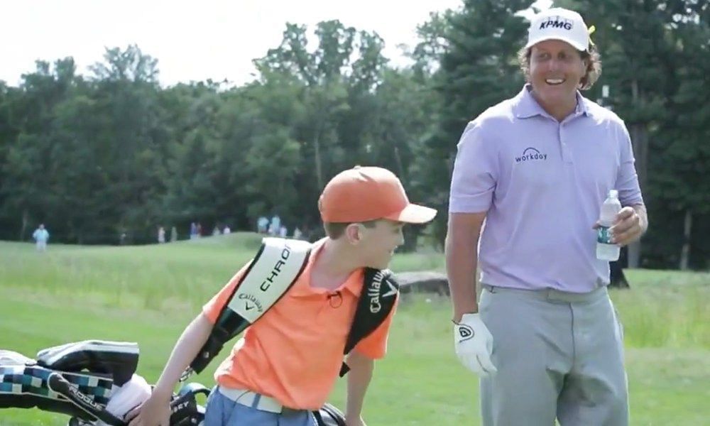 Phil Mickelson with Riley(image via getty)