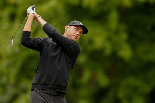 Stuart Broad on action during the PCA Team England Golf Day (Image via Getty)