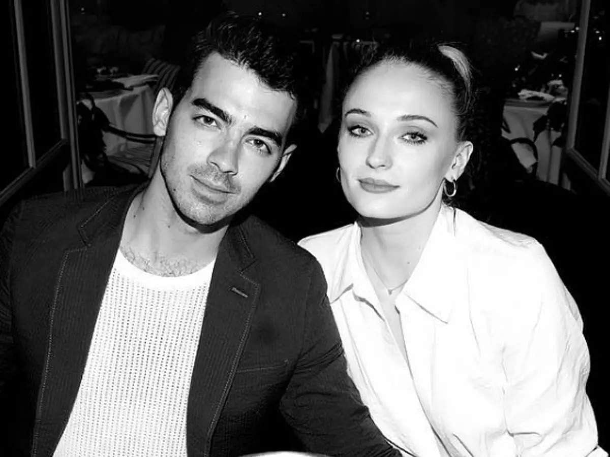 A still of Sophie Turner and Joe Jonas (image via The Economic Times)