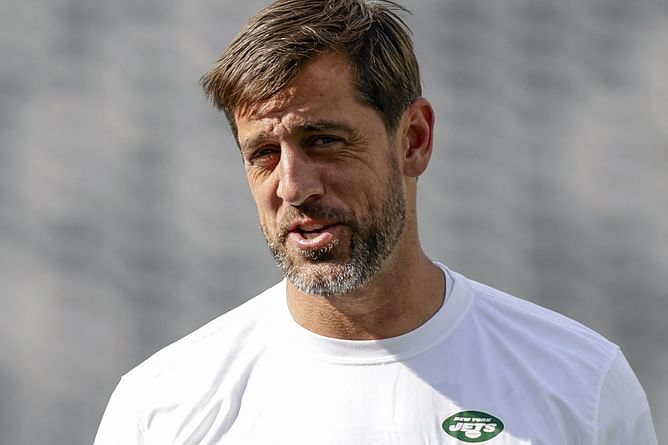 Aaron Rodgers goes scorched earth on Keith Olberman's vaccination accusation on Achilles injury