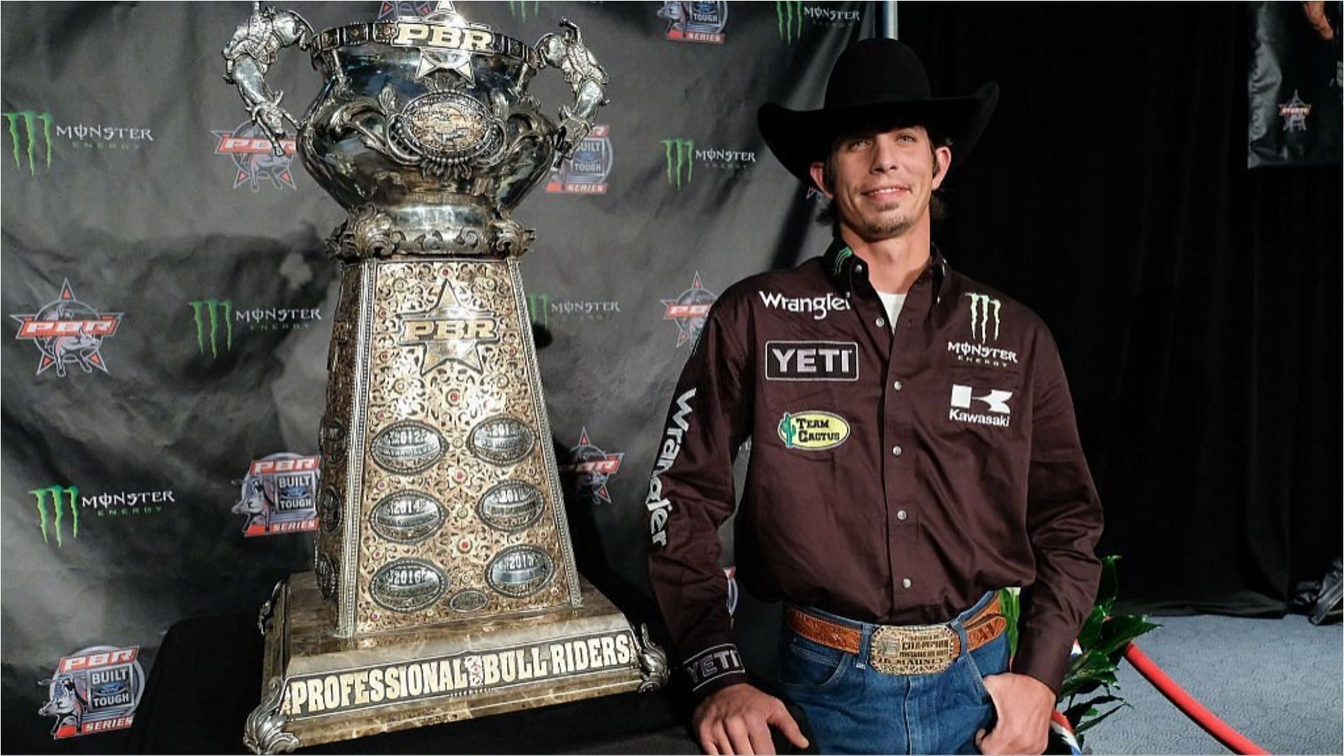 J.B. Mauney has announced his retirement after suffering an injury (Image via D Dipasupil/Getty Images)