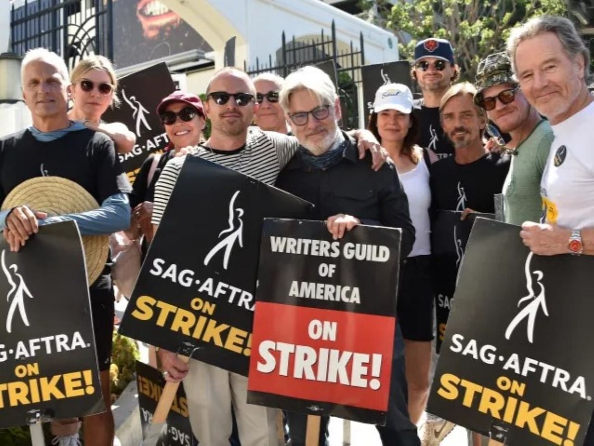 A still from the SAG-AFTRA strike (Image via Getty)