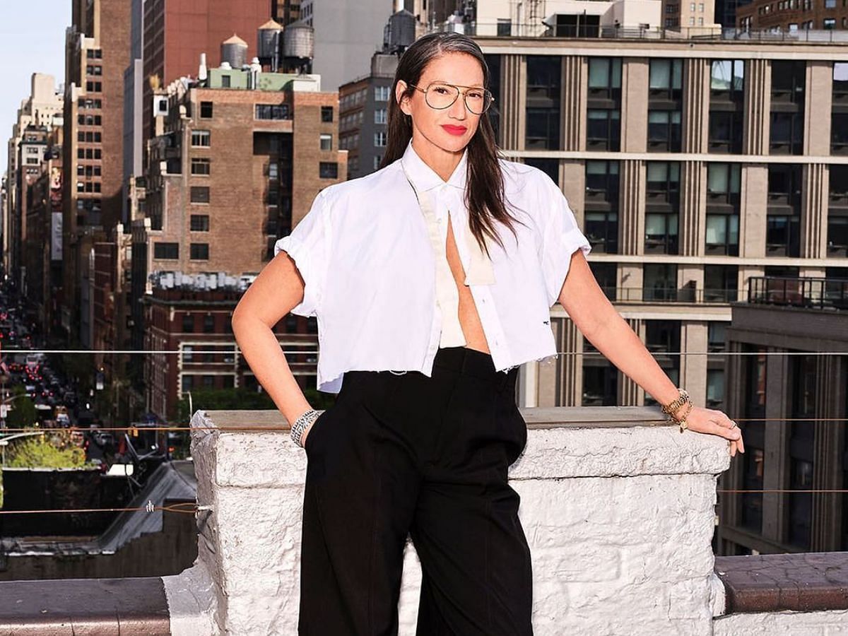 RHONY fans defend Jenna Lyons as the cast gangs up on her in season 14