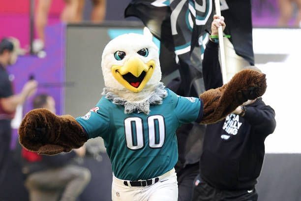 Philadelphia Eagles mascot - Swoop