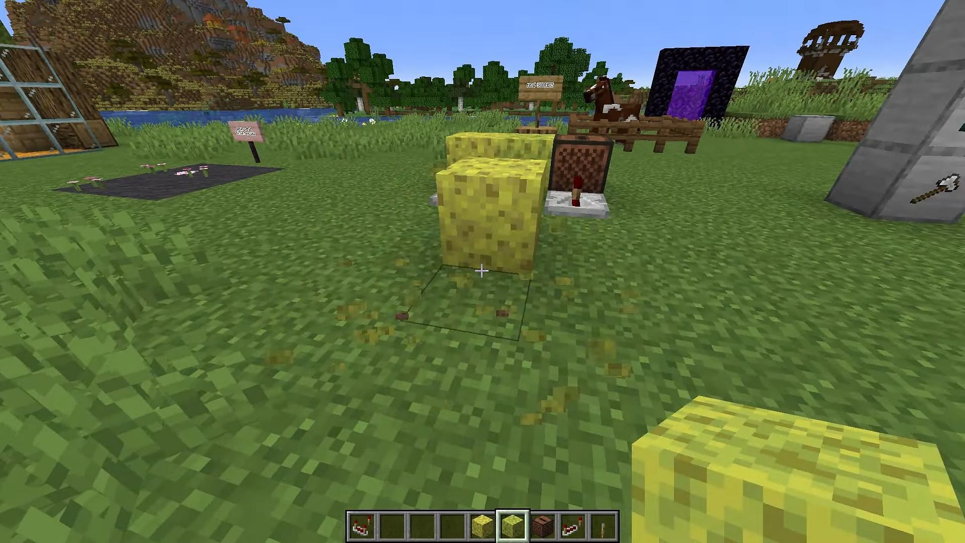 Sponge blocks received their own sound effects in Minecraft 1.20.2 (Image via Wattles/YouTube)