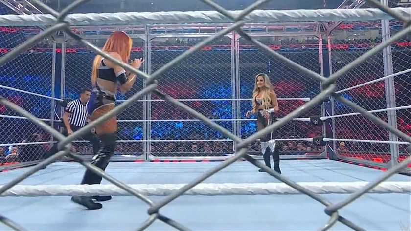 Becky Lynch vs. Trish Stratus – Steel Cage Match: photos