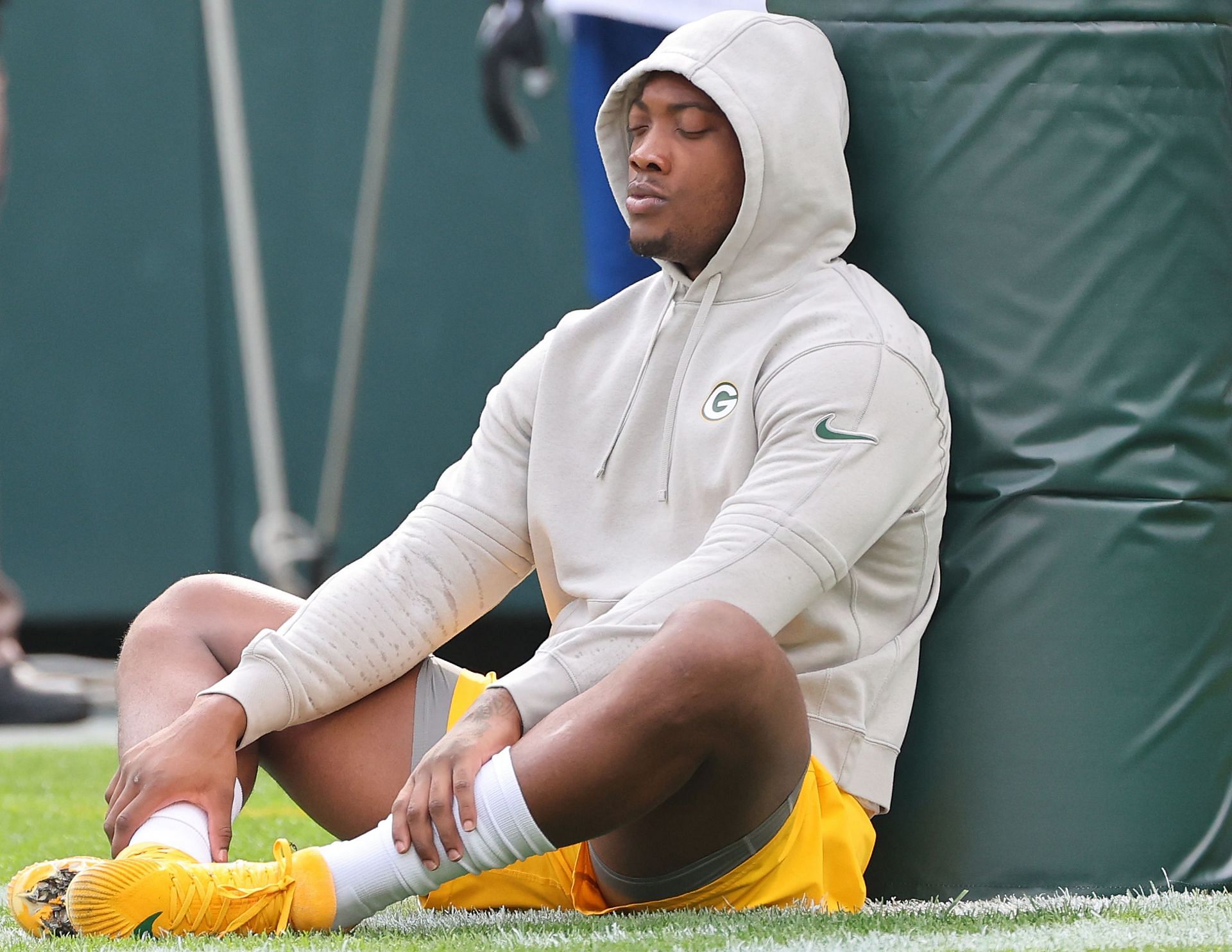 Packers' Quay Walker pushes member of Lions training staff, gets