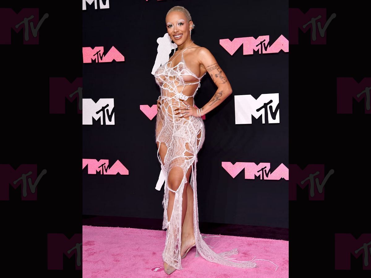 Doja Cat at the 2023 MTV VMAs (Image via Getty)