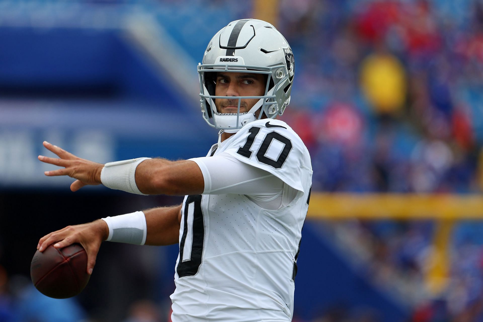 Raiders' Jimmy Garoppolo throws interceptions at training camp