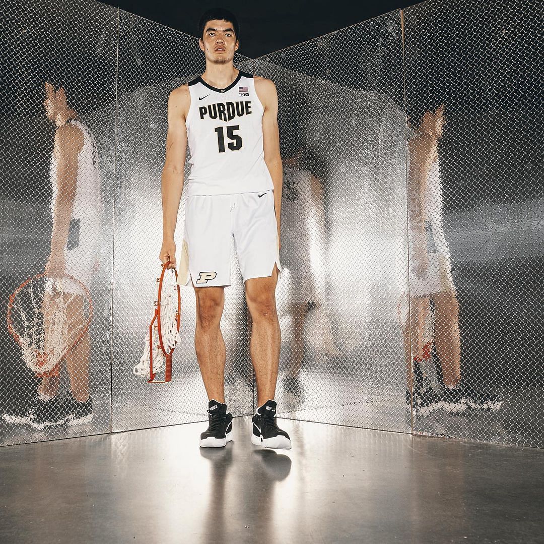 Zach Edey in the Boilermakers&#039; jersey