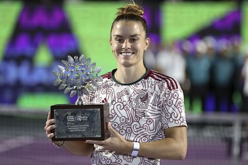 Maria Sakkari wins the 2023 Guadalajara Open.