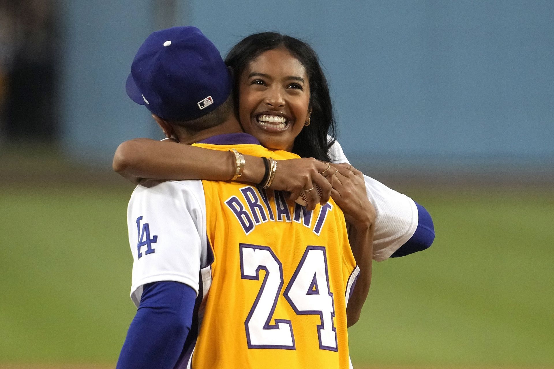 WATCH: Late NBA phenom Kobe Bryant's daughter, Natalia Bryant throws first  pitch at Dodger stadium