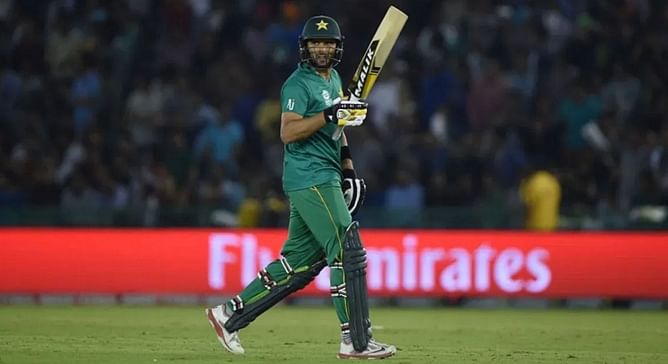 Who holds the record for the fastest century of the Asia Cup?
