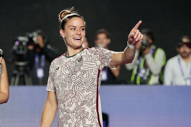 “The Maria Sakkari title jokes are officially retired" - Tennis fans elated as Greek wins her first WTA 1000 title at Guadalajara Open