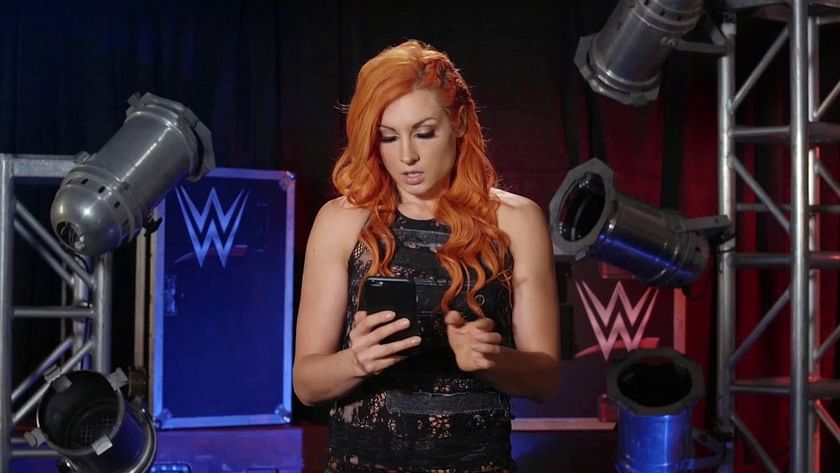 Becky Lynch Reached Out To WWE Legend After Steel Cage Match Against Trish  Stratus - BVM Sports