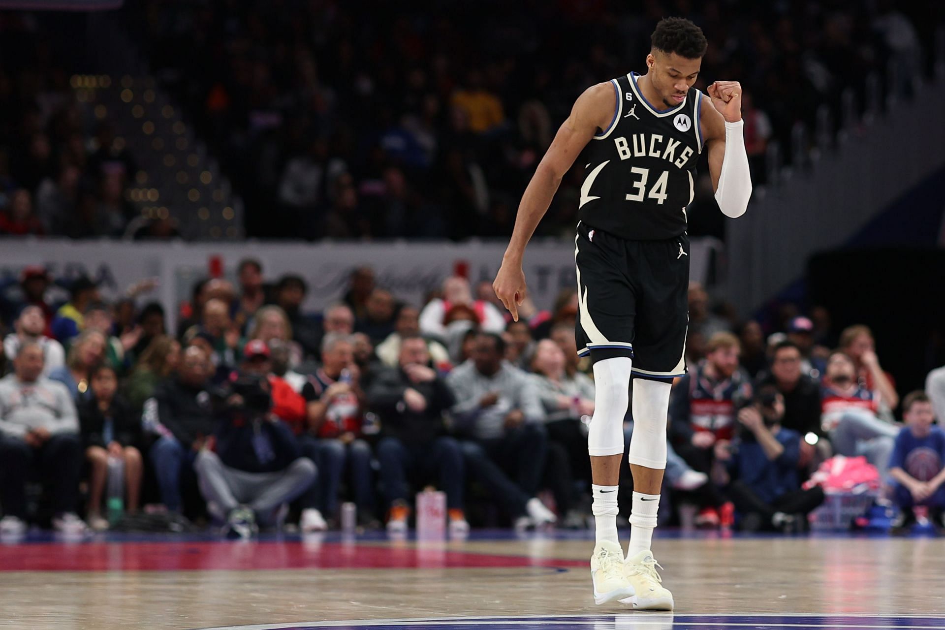 Report: Bucks Confident 'For Quite Some Time' Giannis Will Sign New  Contract, News, Scores, Highlights, Stats, and Rumors