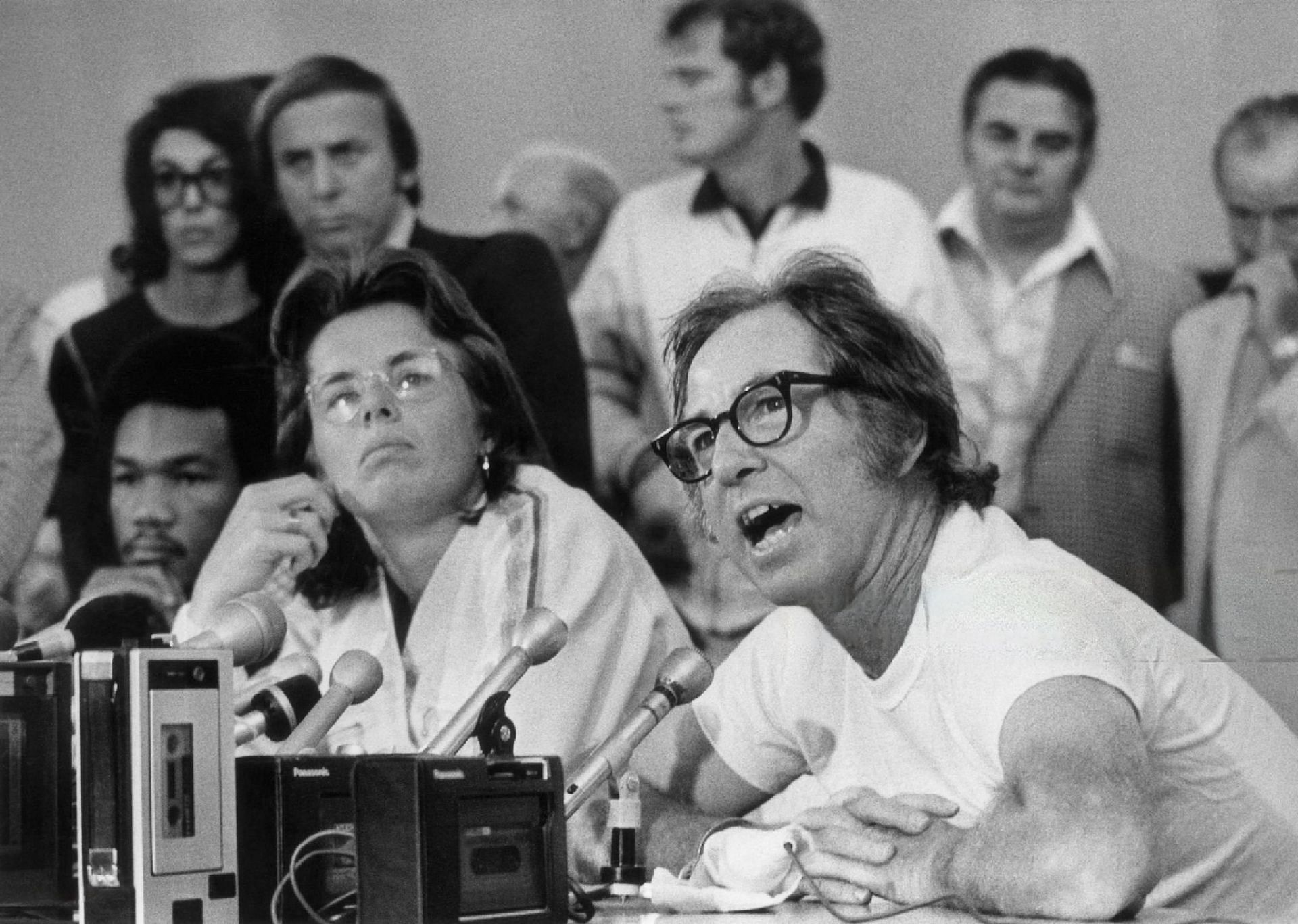 Billie Jean King and Bobby Riggs at a press conference