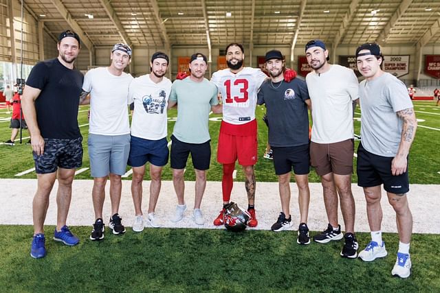 Multiple Tampa Bay Lightning stars attend Buccaneers practice facilty(Credit: Tampa Bay Buccaneers twitter)