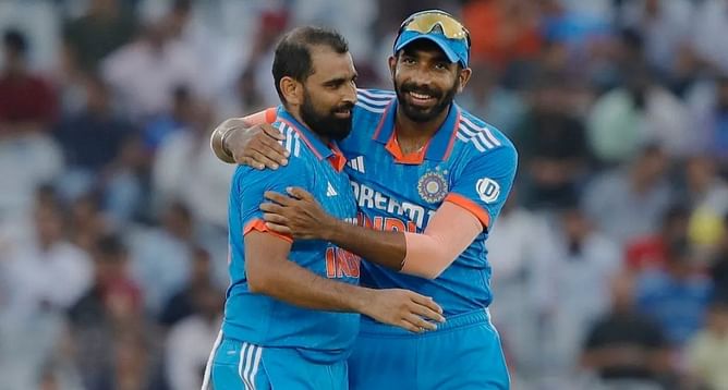 IND vs AUS : मोहम्मद शमी की जोरदार गेंदबाजी को लेकर ट्विटर पर जबरदस्त प्रतिक्रियाएं, प्लेइंग XI में खिलाने का हुआ जिक्र