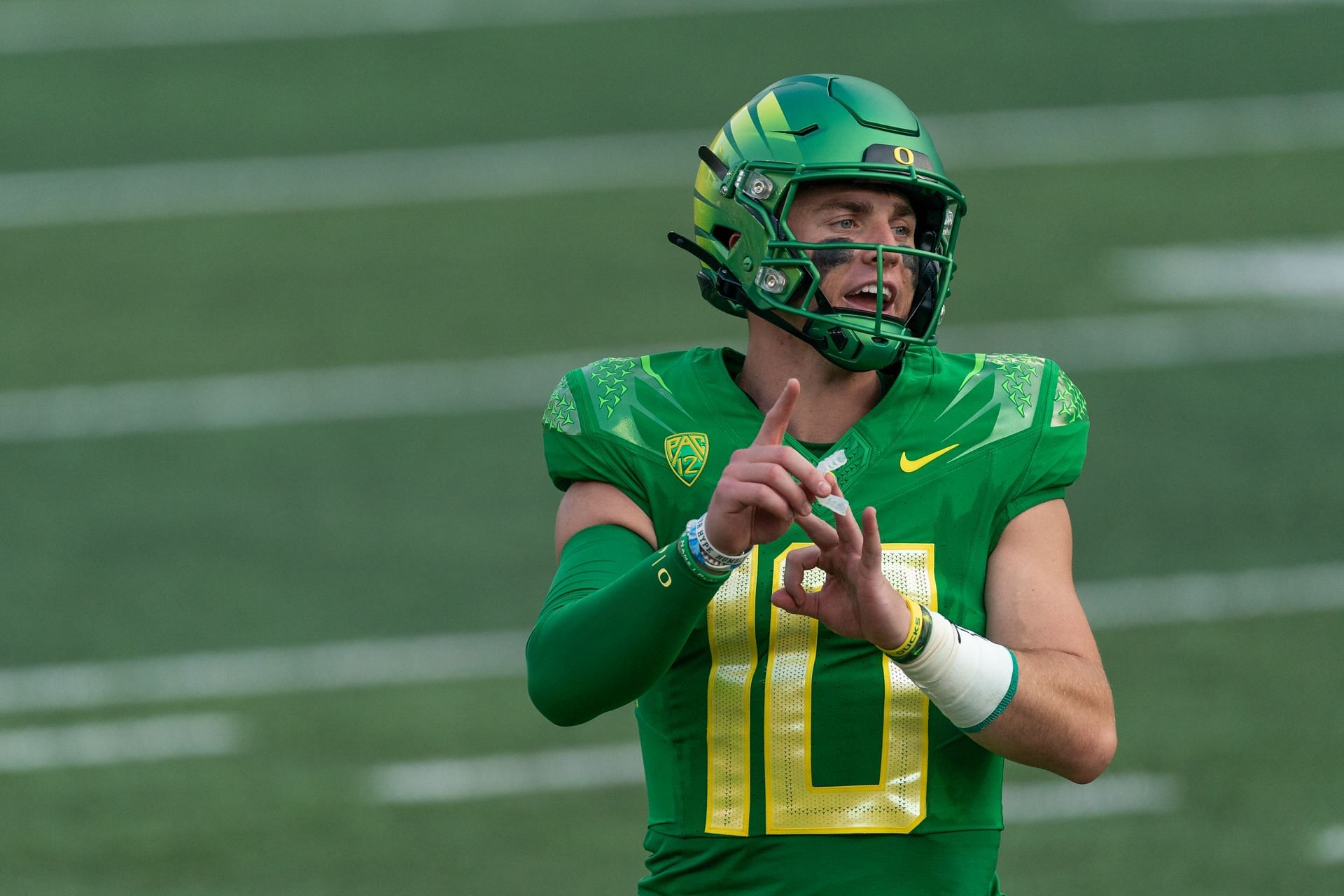 Bo Nix Makes His Oregon Debut: Fans React - The Spun: What's Trending In  The Sports World Today