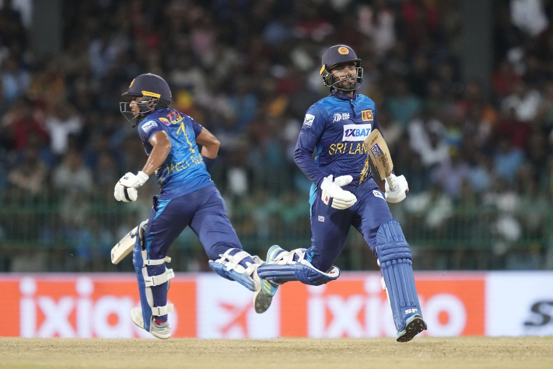 Dunith Wellalage (L) and Dhananjaya de Silva didn&#039;t look in much trouble whilst they were at the crease. [P/C: AP]