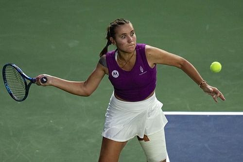 Sofia Kenin in action at the San Diego Open