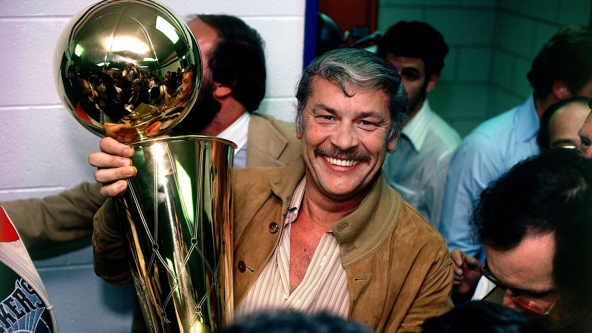 Who Was Late La Lakers Owner Jerry Buss Ex Wife 6482