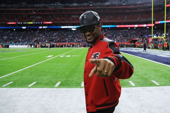How much will Usher get paid for the Super Bowl Halftime Show appearance?