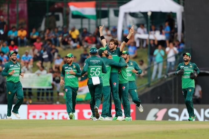 "Babar Azam should have been more aggressive with his captaincy" - Shoaib Akhtar on India recovering from their top-order collapse against Pakistan