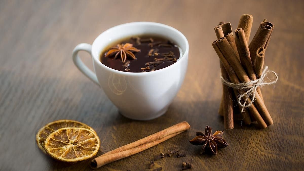 Clove tea benefits (Image via Getty Images)