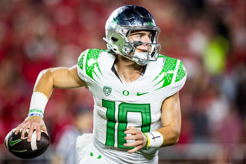 Bo Nix leads Oregon with 81-7 victory over Portland State