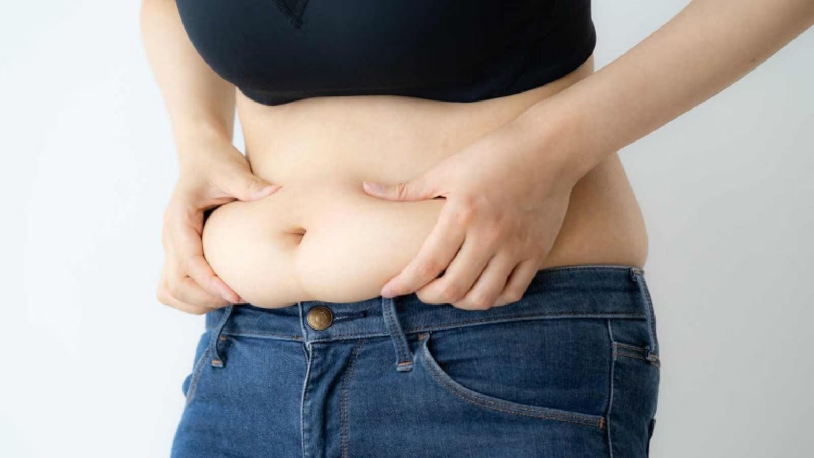 Lower tummy fat (Image via Getty Images)